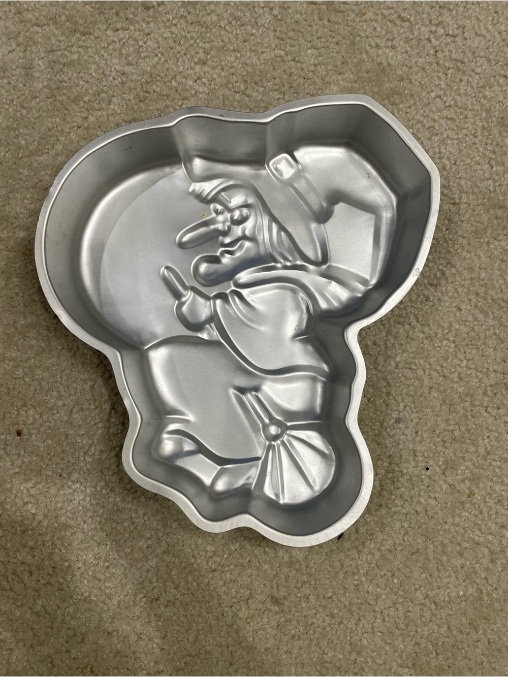 Vintage Wilton aluminum witch cake pan